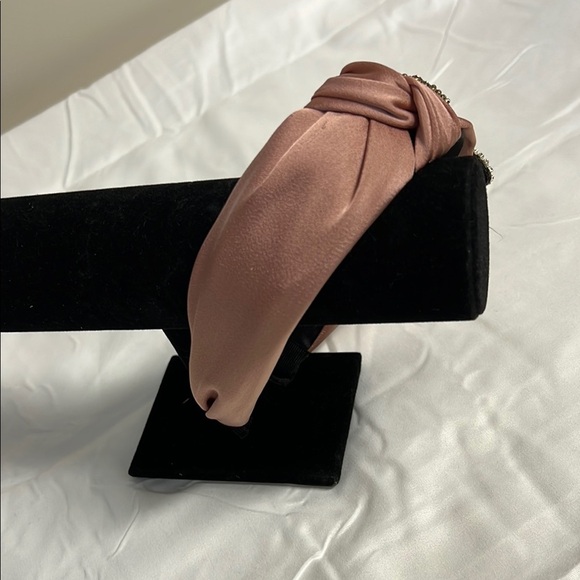 Elegant Pink Headband with Crystal Embellishments - Picture 2 of 5